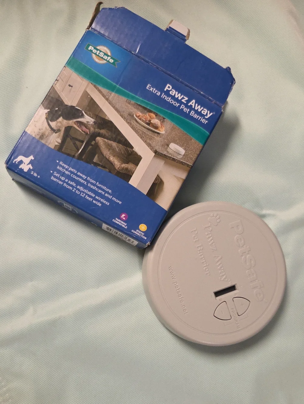 PetSafe Pawz Away Indoor Pet Barrier - Light Gray and Blue Packaging